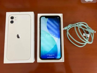 IPhone 11 128G blanco. Protector de pantalla y cab