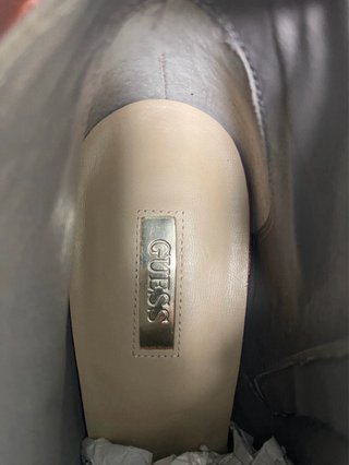 Botines Guess Piel Gris Tacón Dorado