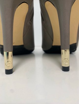 Botines Guess Piel Gris Tacón Dorado