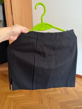 Falda tubo negra Stradivarius