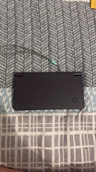 Nintendo DSi XL Negra + 4 Juegos