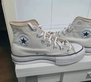Botas Converse Beige y Blancas