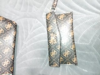 Set de 3 Bolsos Guess Monograma Marrón