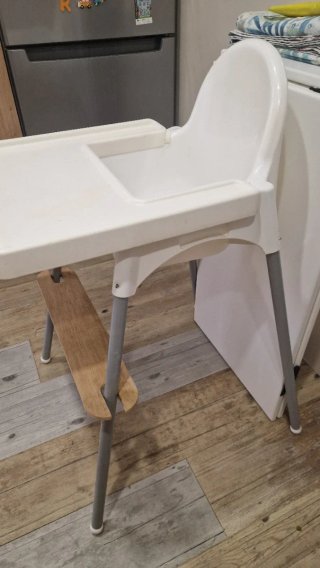 Trona bebé + reposapies de madera