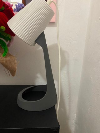 Lámpara de mesa moderna