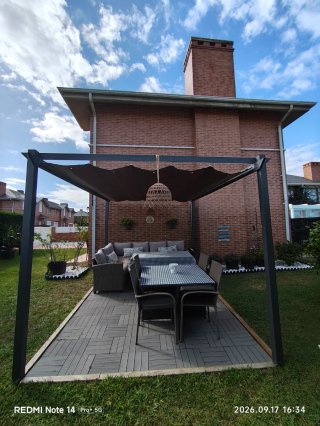 Pérgola moderna exterior