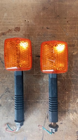 Pareja Intermitentes moto, creo que de honda cb250