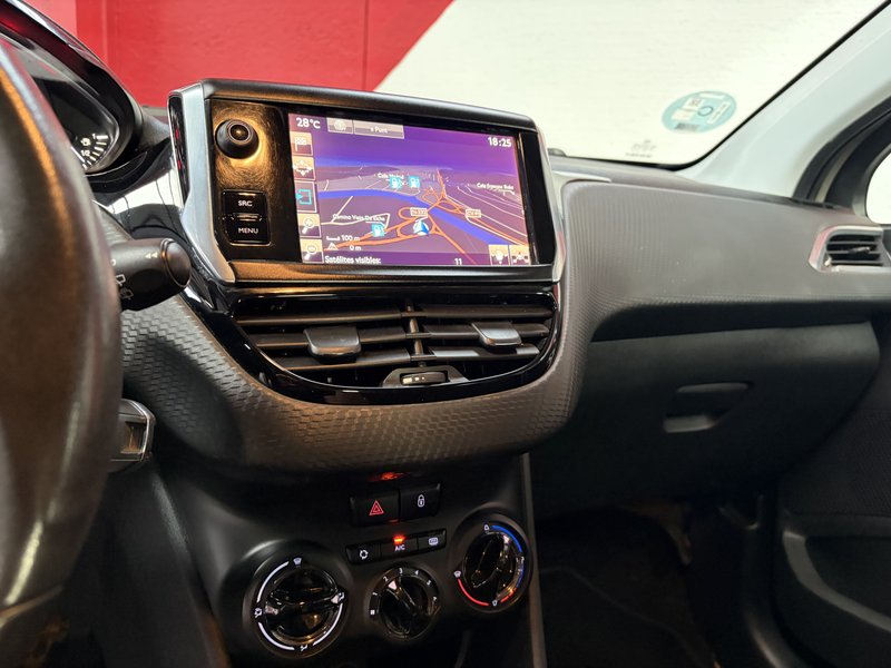 Peugeot 2008 1.6 BlueHDI Allure 2016, foto 13