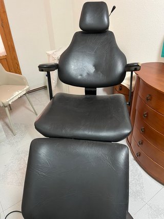 Sillón de podología negro