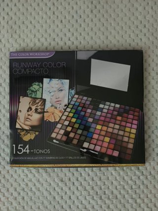 Estuche de maquillaje Runway Color Compact