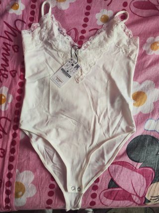 Body blanco encaje Stradivarius Talla M