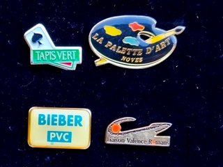 Lote de 20 pins coleccionables variados