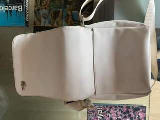 Bandoleras Lacoste y Louis Vuitton