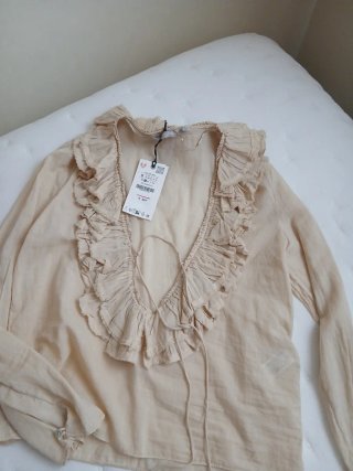 Blusa Zara Beige Talla S Volantes