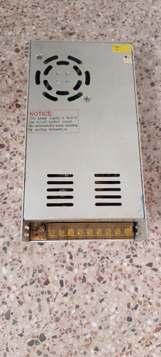 Fuente de Alimentación con Ventilador