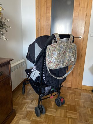 Silla de paseo plegable Maclaren con accesorios