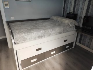 Dormitorio juvenil con nido, escritorio y zapatero
