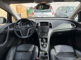 Opel Astra 2012