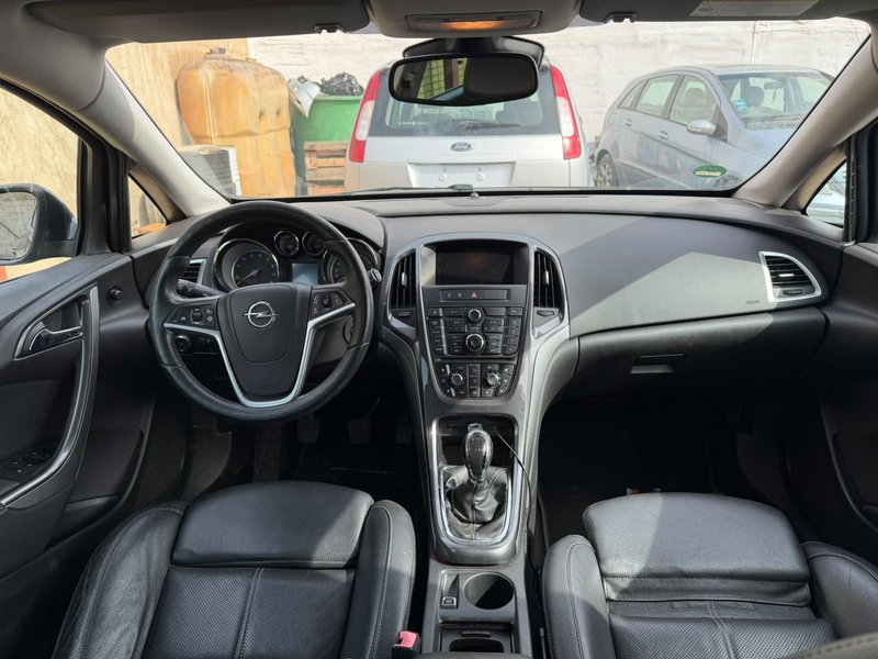 Opel Astra 1.4 T Sportive 2012, foto 2