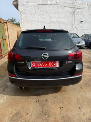 Opel Astra 2012
