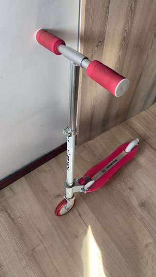 Patinete HOMCOM rosa y plateado
