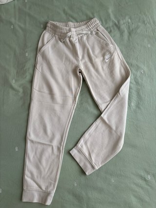 Pantalón chándal Nike beige