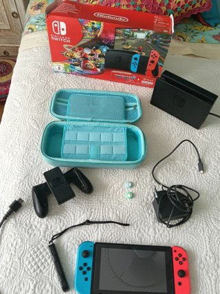 Nintendo Switch Azul/Rojo + Accesorios