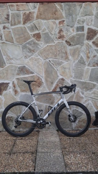 BH RS1