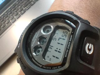Casio G-Shock DW-6900BW Relógio Preto