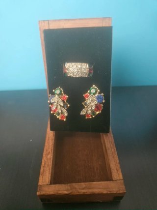 Conjunto de Joyas: Anillo y Pendientes