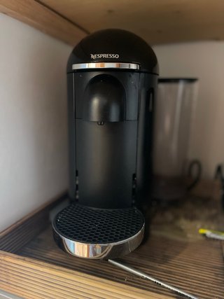 Cafetera Nespresso Negra