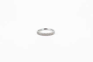 Anillo de oro blanco de 18k con diamantes. Ref:045-01-02228