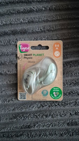 Pack 3 Biberones y 5 Chupetes Mam y Philips Avent