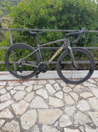 Bicicleta Gravel Cuadro, Ruedas y Manillar carbono