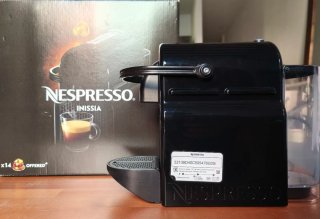 Cafetera Nespresso Inissia Negra