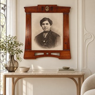Gran marco modernista con retrato de 1916