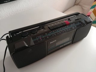 Radio Cassette Sanyo M7024K Negra