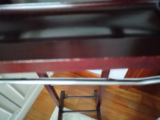 Gabanero de madera con ruedas