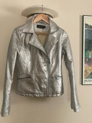 Chaqueta plateada Osley talla L con cuello de pelo