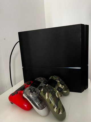 PS4 1TB + 3 mandos | Funciona perfectamente