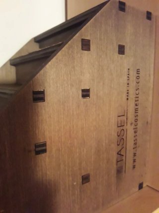 Expositor de madera Tassel