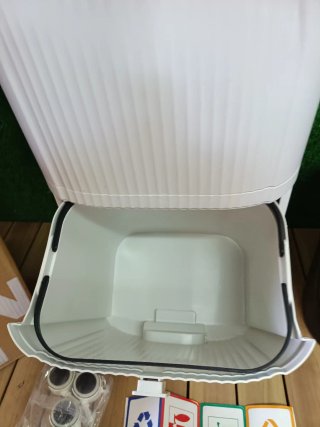 Costway Cubo de basura de cocina de 38 l con tapa
