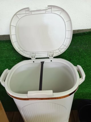Costway Cubo de basura de cocina de 38 l con tapa