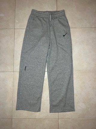 Pantalón Nike Gris