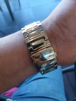 Reloj Guess Dorado con Cristales