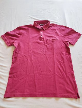 Polo rojo de manga corta