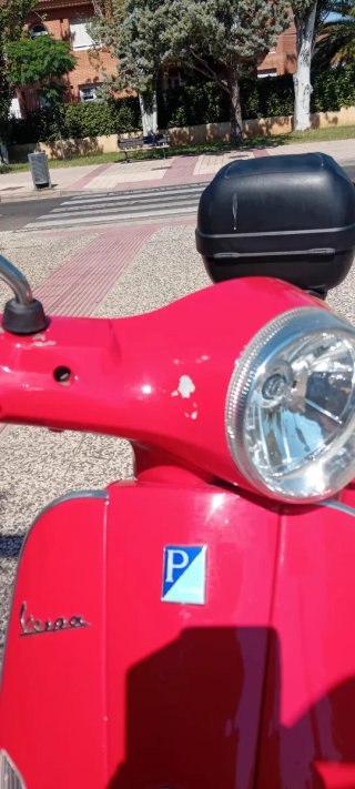 Vespa LX 125 IE Roja