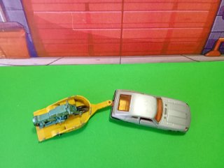 Datsun 260Z y remolque con moto Honda Matchbox
