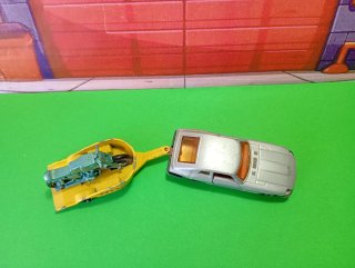Datsun 260Z y remolque con moto Honda Matchbox