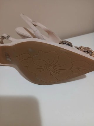 Zapatos de fiesta Marian tacón bajo
